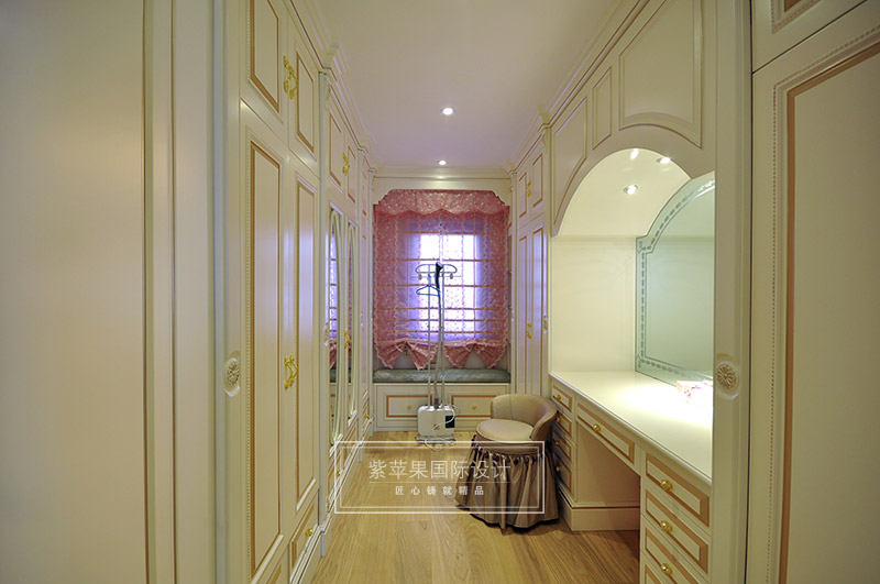 衣帽間裝修實(shí)景圖