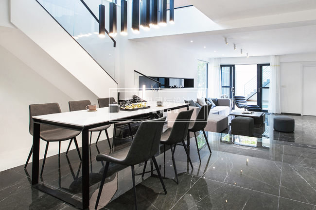 現(xiàn)代風(fēng)格 現(xiàn)代風(fēng)格